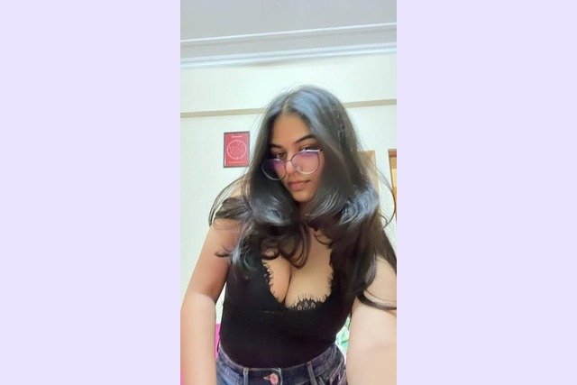 Sexy-Nri-Model-Nude-Selfies-Exposing-Amazing-Body.jpg