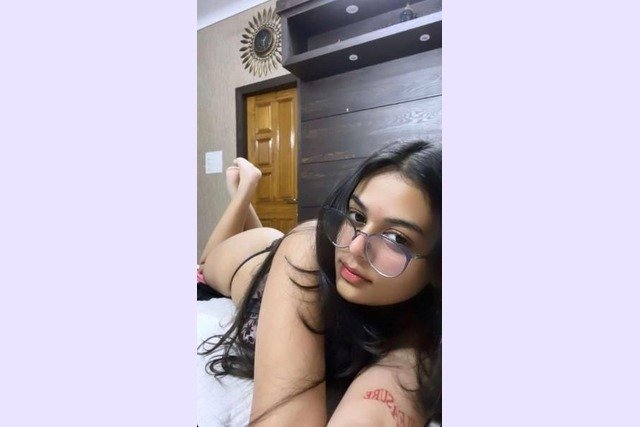 Sexy-Nri-Model-Nude-Selfies-Exposing-Amazing-Body_003.jpg